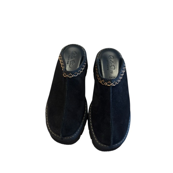 Chic Black Mules with Braided Detail - Picture 2 of 3